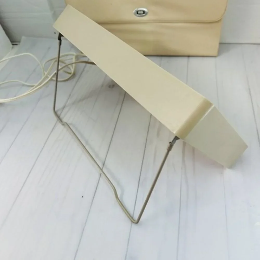 Vintage Beige Lighted Makeup Magnifying Mirror Starburst Glam Kitsch